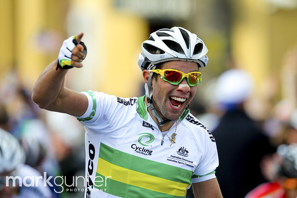 Michael Matthews  wins the mens under 23 road race.