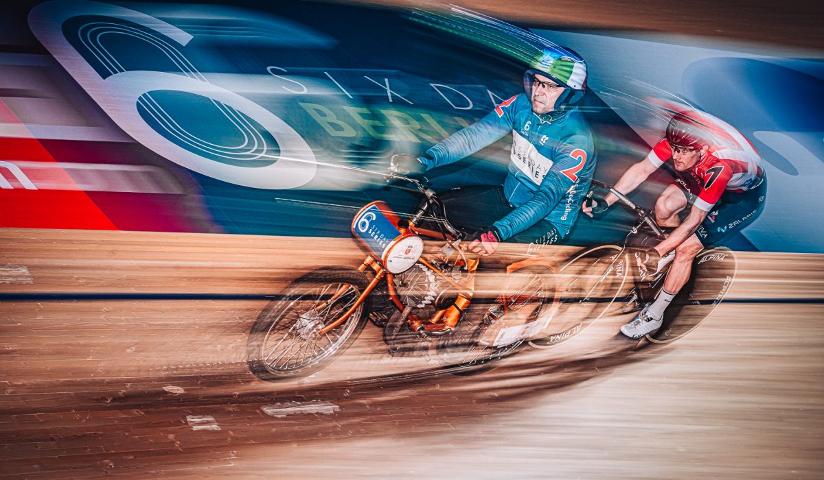 black7@6days In January 2020 we've had the great opportunity to attend the 6 Days Series in Berlin as photographers and were able to capture this speedy moment with Christian Dagnoni and Marc Hester during the derny race. We're looking forward to the return of these amazing track events with their special atmosphere.